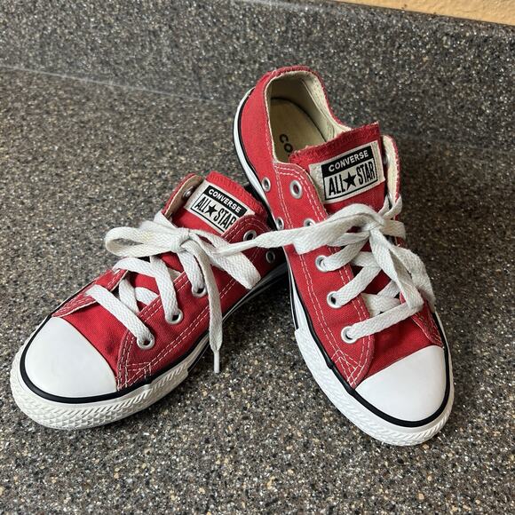 Converse All Star Kid Youth Sz 1 Classic Red Canvas Sneaker Lace Up Low Top Shoe - Picture 1 of 9